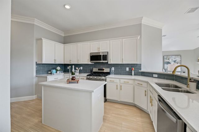2129 Wallbrook Drive, Lewisville, TX 75067