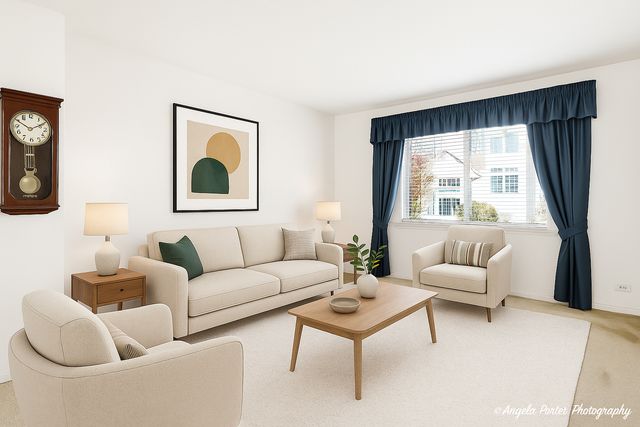 548 New Haven Drive 548, Cary, IL 60013