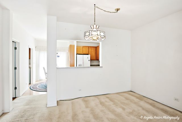 548 New Haven Drive 548, Cary, IL 60013