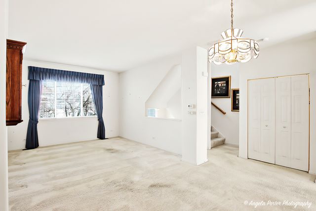 548 New Haven Drive 548, Cary, IL 60013