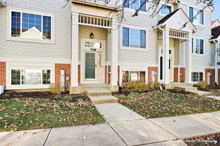 548 New Haven Drive 548, Cary, IL 60013