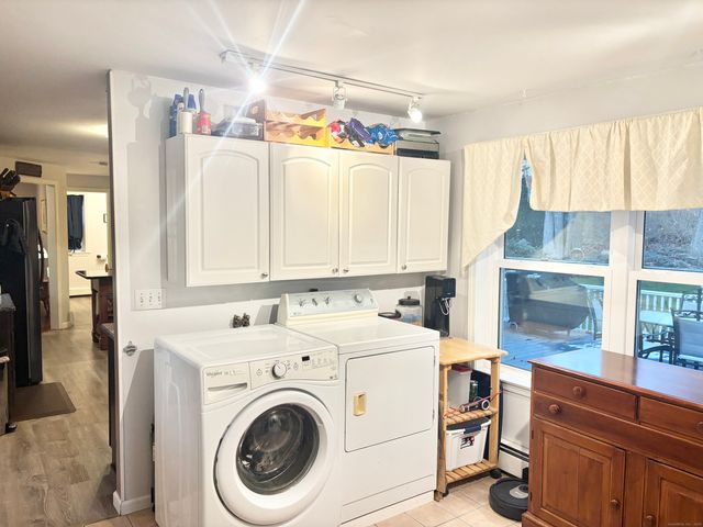 11 Bentley Drive, Manchester, CT 06042