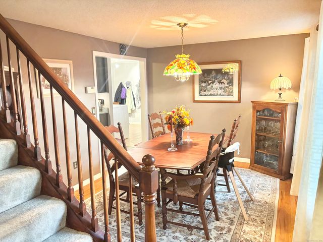 11 Bentley Drive, Manchester, CT 06042