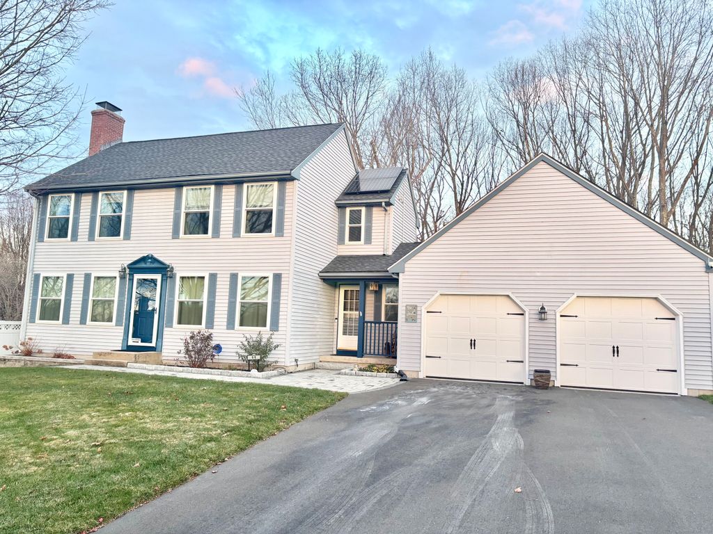 11 Bentley Drive, Manchester, CT 06042