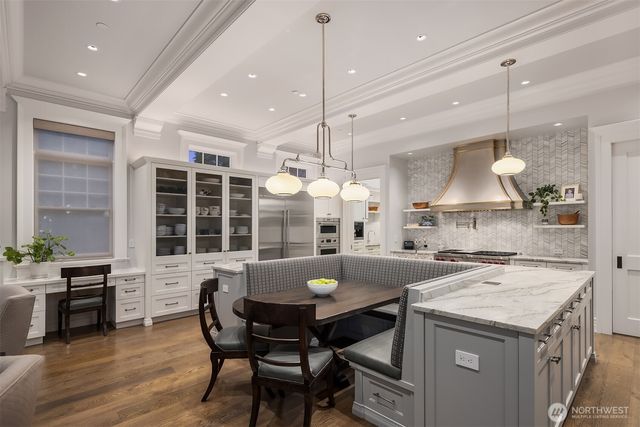 1848 77th Avenue NE, Medina, WA 98039