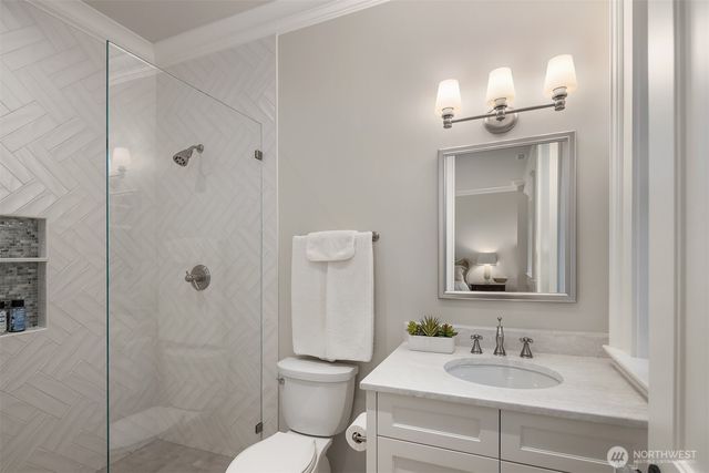 1848 77th Avenue NE, Medina, WA 98039