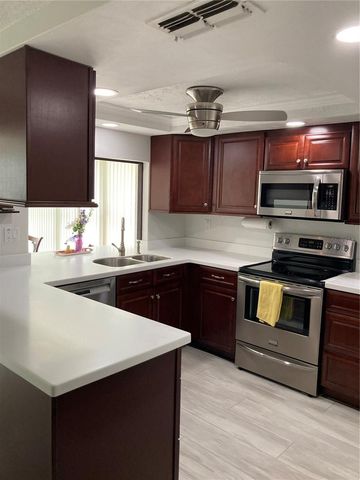 7628 VALLEY COURT, New Port Richey, FL 34653