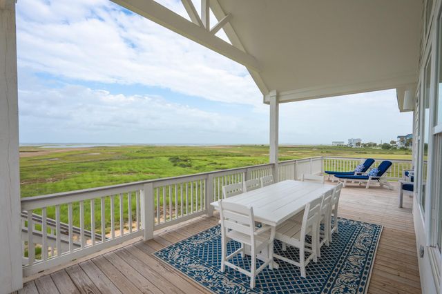 18414 Indian Beach Ct, Galveston, TX 77554