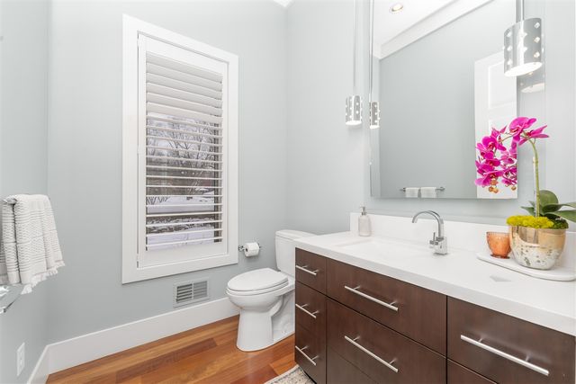 2323 Shelter Pointe Drive, Kalamazoo, MI 49008