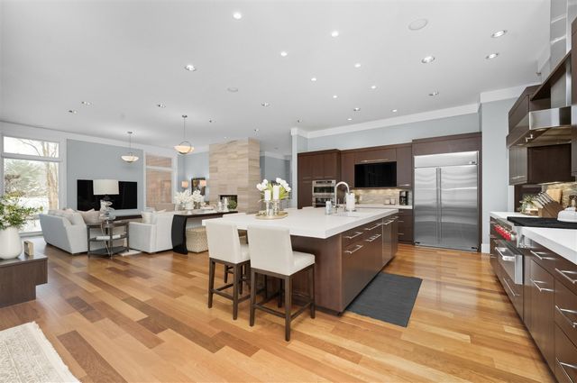 2323 Shelter Pointe Drive, Kalamazoo, MI 49008