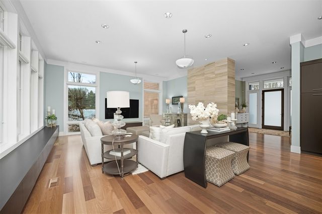 2323 Shelter Pointe Drive, Kalamazoo, MI 49008