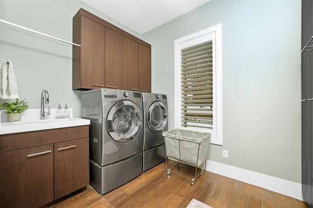 2323 Shelter Pointe Drive, Kalamazoo, MI 49008