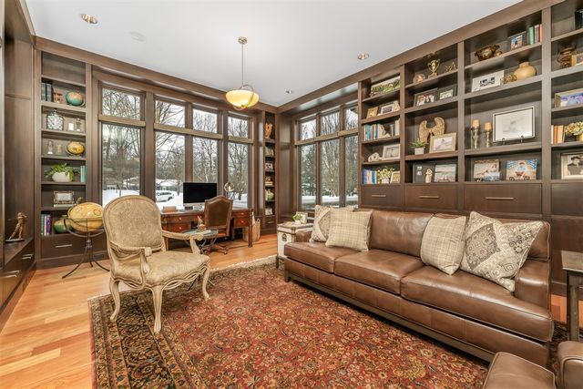 2323 Shelter Pointe Drive, Kalamazoo, MI 49008