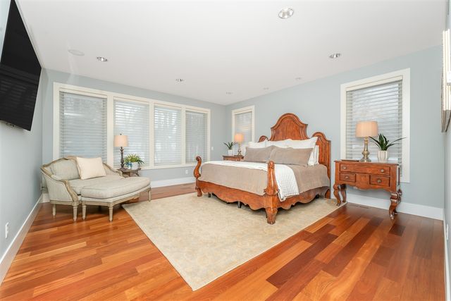 2323 Shelter Pointe Drive, Kalamazoo, MI 49008