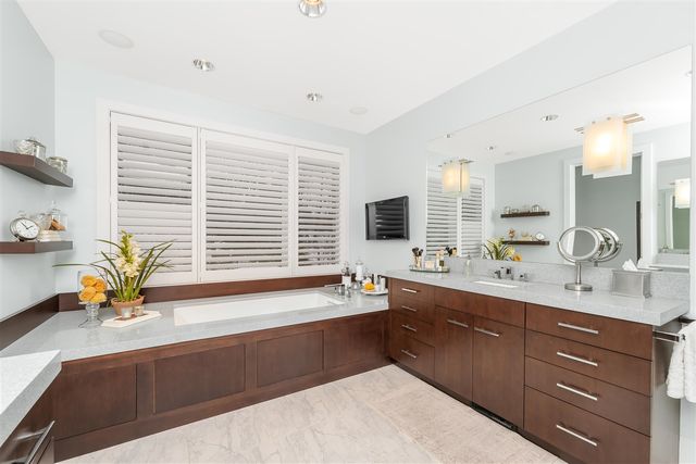 2323 Shelter Pointe Drive, Kalamazoo, MI 49008