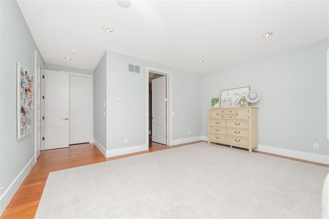 2323 Shelter Pointe Drive, Kalamazoo, MI 49008