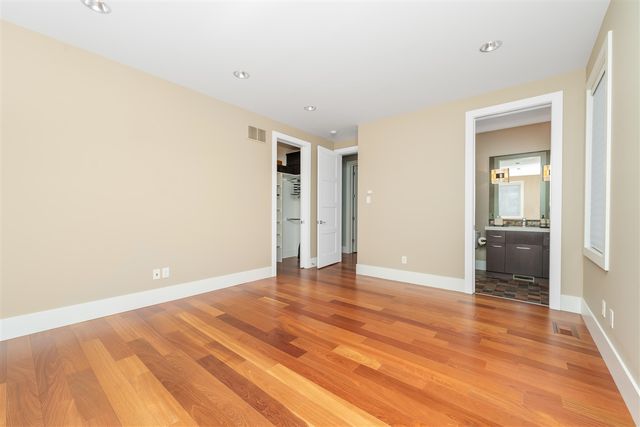 2323 Shelter Pointe Drive, Kalamazoo, MI 49008