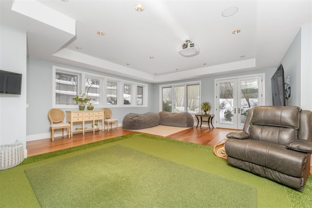 2323 Shelter Pointe Drive, Kalamazoo, MI 49008