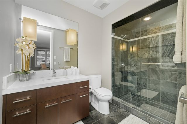 2323 Shelter Pointe Drive, Kalamazoo, MI 49008