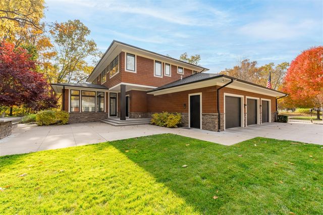 2323 Shelter Pointe Drive, Kalamazoo, MI 49008