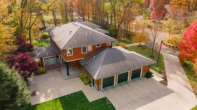 2323 Shelter Pointe Drive, Kalamazoo, MI 49008