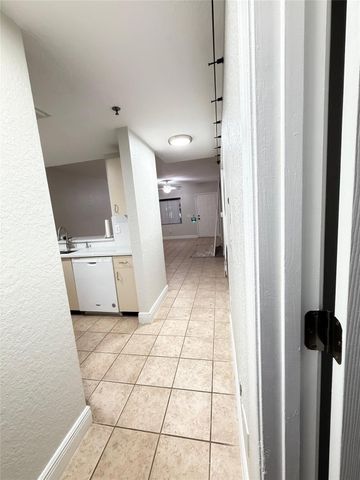 2901 Riverside Drive 102, Coral Springs, FL 33065