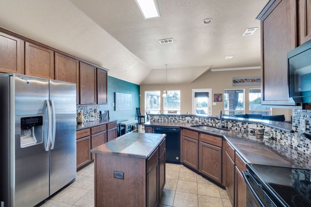 160 Berkshire Lane, Waxahachie, TX 75165