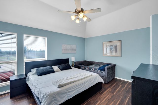 160 Berkshire Lane, Waxahachie, TX 75165