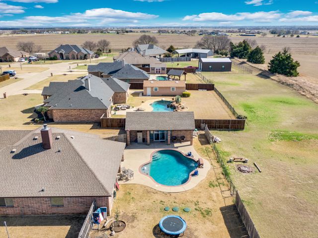 160 Berkshire Lane, Waxahachie, TX 75165