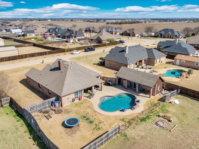 160 Berkshire Lane, Waxahachie, TX 75165