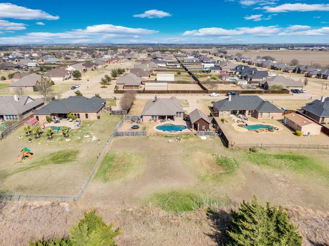 160 Berkshire Lane, Waxahachie, TX 75165