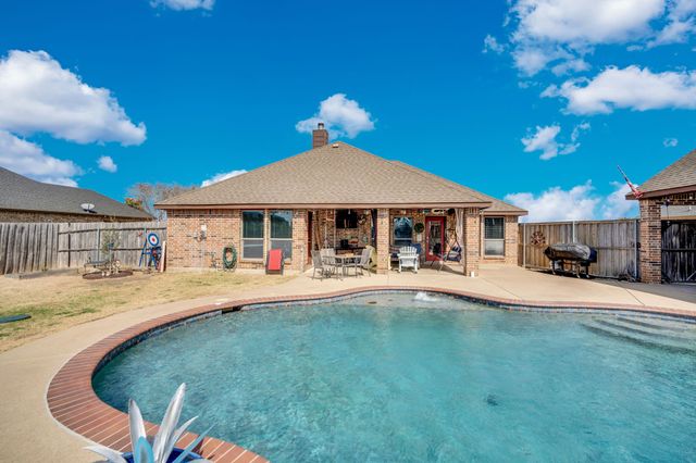 160 Berkshire Lane, Waxahachie, TX 75165