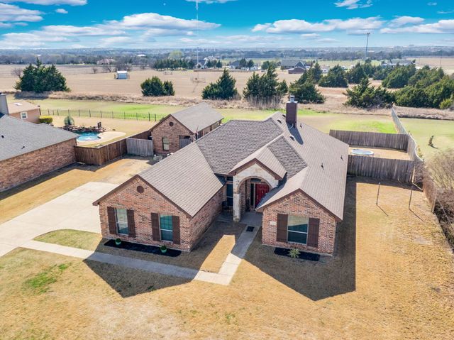 160 Berkshire Lane, Waxahachie, TX 75165