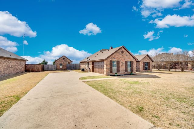 160 Berkshire Lane, Waxahachie, TX 75165