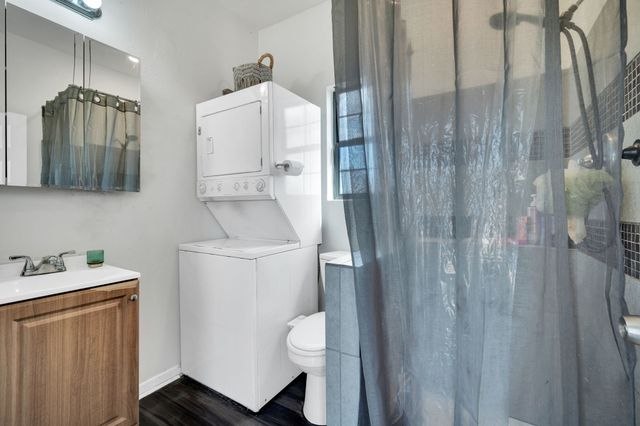 160 Berkshire Lane, Waxahachie, TX 75165