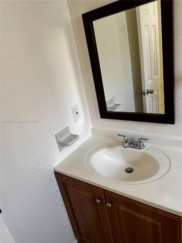 241 SE 9th Avenue 203, Pompano Beach, FL 33060