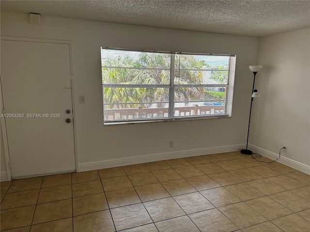 241 SE 9th Avenue 203, Pompano Beach, FL 33060