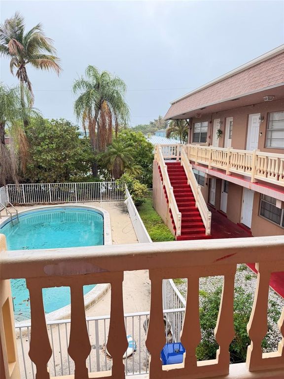 241 SE 9th Avenue 203, Pompano Beach, FL 33060