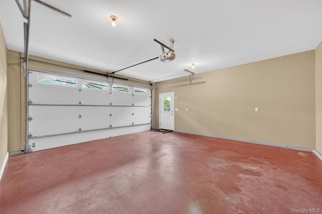 194 Vineyard Avenue, Highland, NY 12528