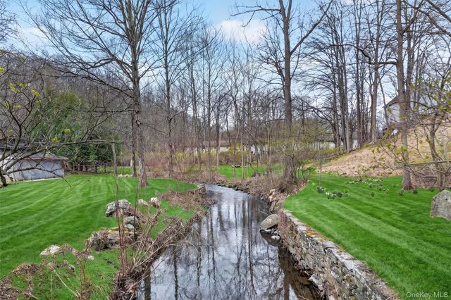 194 Vineyard Avenue, Highland, NY 12528