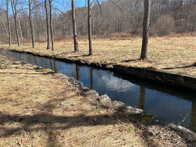 194 Vineyard Avenue, Highland, NY 12528
