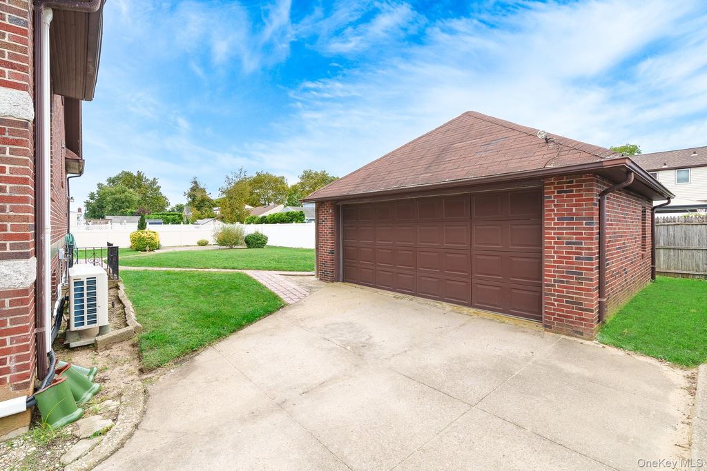 2320 Woodland Avenue, Wantagh, NY 11793 — photo 5
