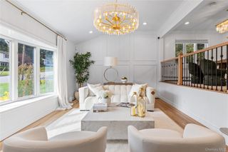 4 Long Ridge Road, Plainview, NY 11803