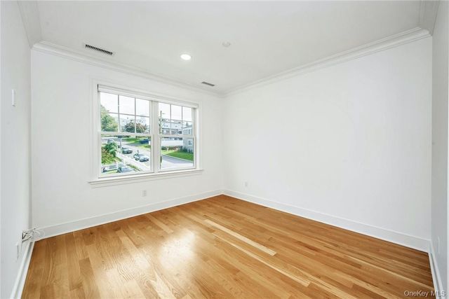 233 Lincoln Avenue B, West Harrison, NY 10604