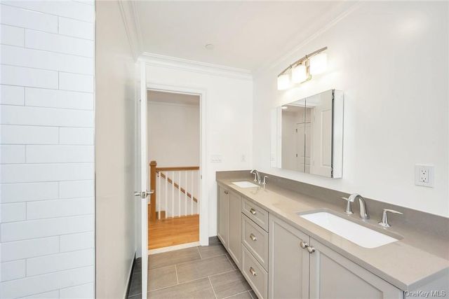 233 Lincoln Avenue B, West Harrison, NY 10604