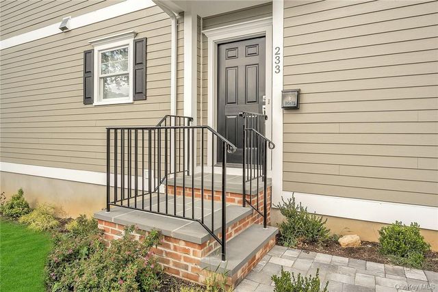 233 Lincoln Avenue B, West Harrison, NY 10604