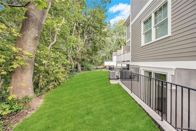 233 Lincoln Avenue B, West Harrison, NY 10604