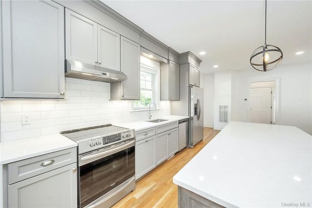 233 Lincoln Avenue B, West Harrison, NY 10604