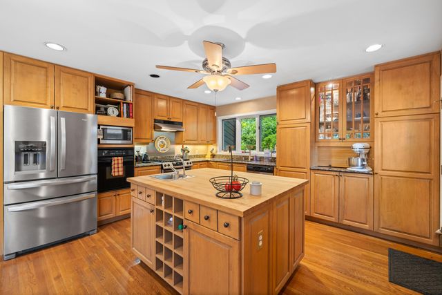 114 OAK TERRACE DR, Staunton, VA 24401