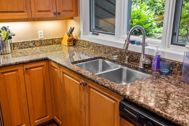 114 OAK TERRACE DR, Staunton, VA 24401